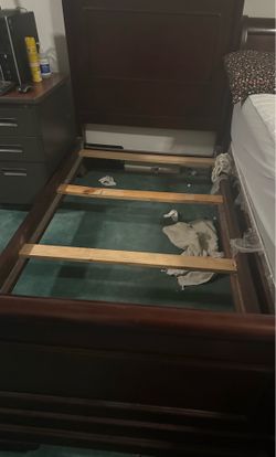 Twin bed fram very good condition