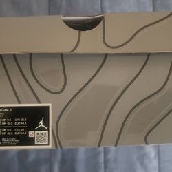 DS JORDAN TATUM SIZE 10.5 NEVER WORN 