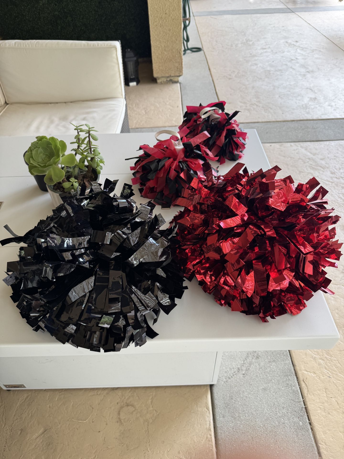 Cheerleading Pom Poms