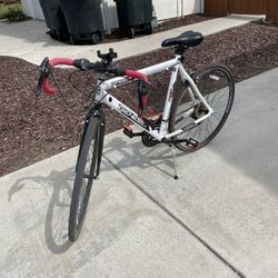 Genesis 700c Men's Road Bike 21 Speed White 