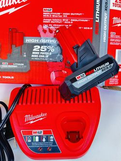 Milwaukee M12 12-Volt Lithium-Ion XC High Output 5.0 Ah Battery Pack with Charger Starter Kit