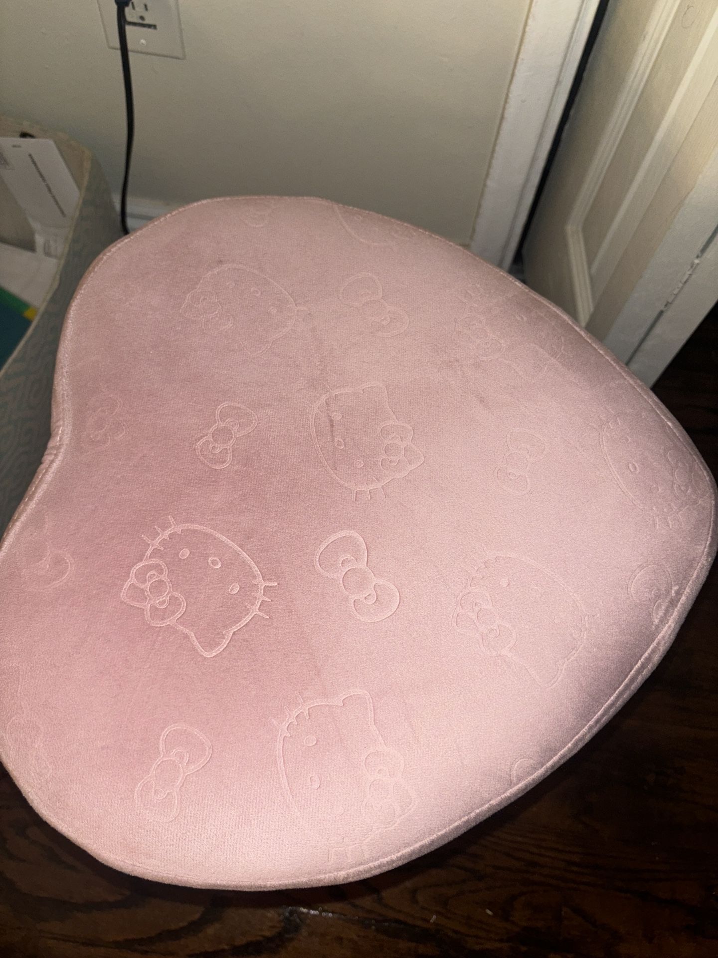 Hello kitty impressions Chair