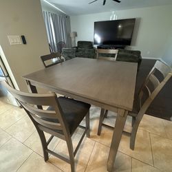 New 4 Seat Dining Table