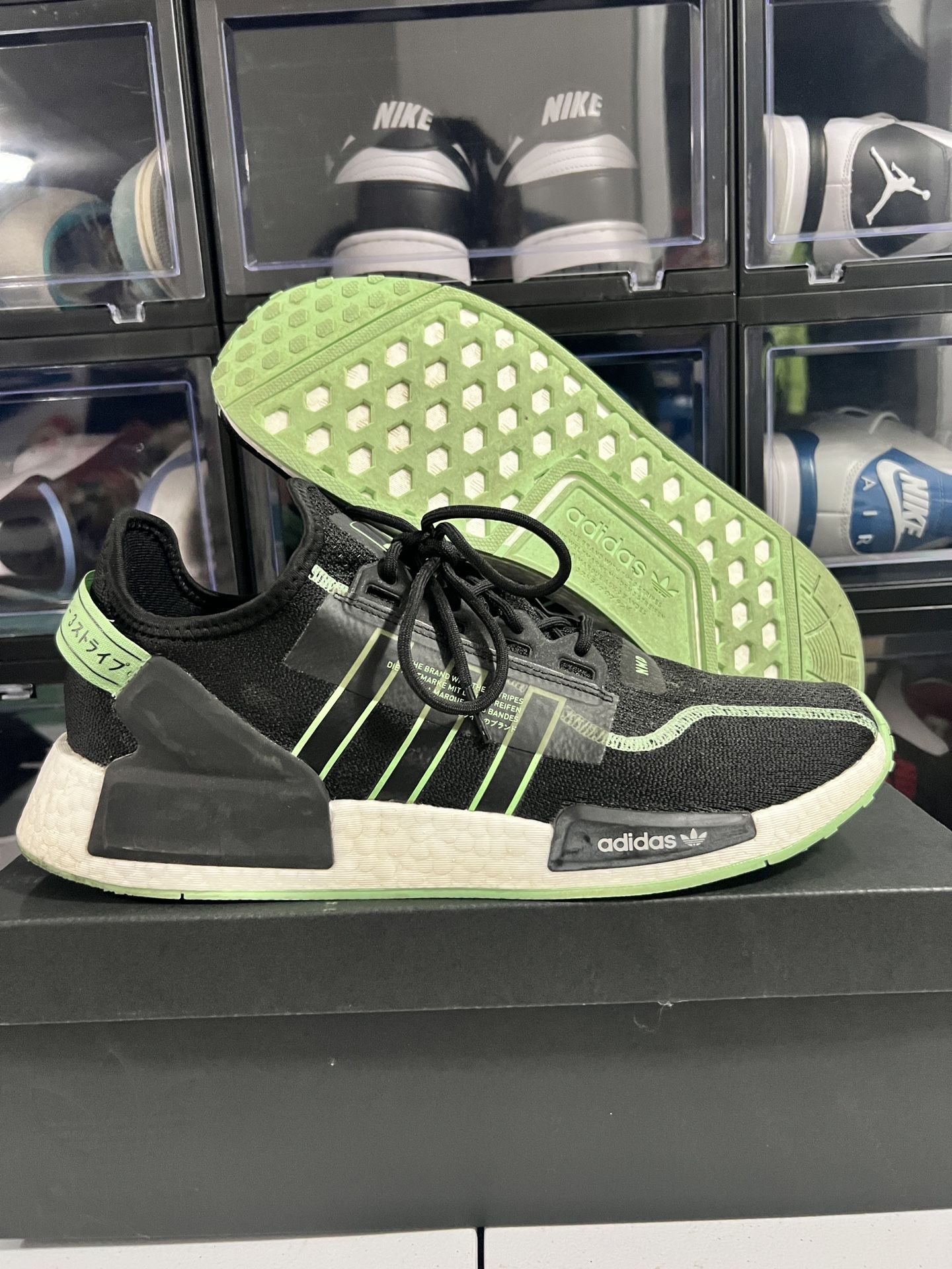 Adidas NMD_R1 V2 ‘Black Glory Mint’