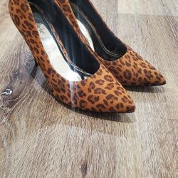 Torta Caliente leopard print Heels 9M