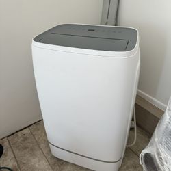 Portable AC Unit 12,000BTU - Like New