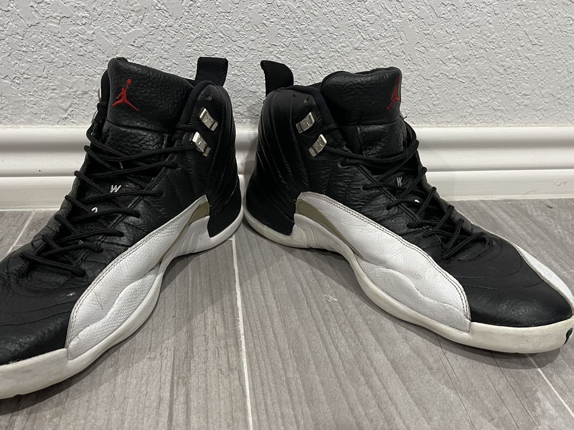 Jordan 12 Black And White