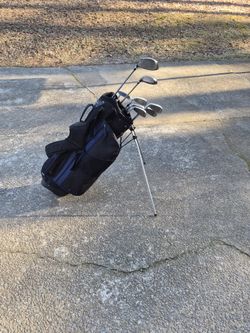 Mens GOLF CLUBS RIGHT SWING 