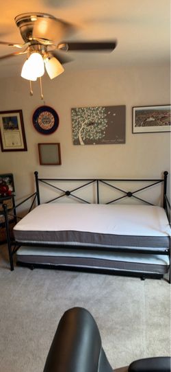 Black Metal Daybed with Trundle