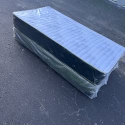 NEW TWIN. SIZEMATTRESS AND BOX SPRIN.G-2pcs