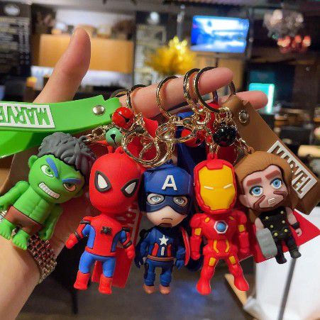 Marvel hulk spiderman thor captain america ironman keychain