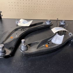 2014 Nissan Rogue Control Arms (OEM/NEW)