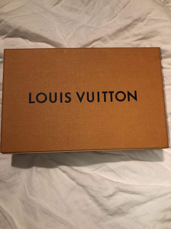 Louis Vuitton Sarah Wallet M61182 for Sale in Irvine, CA - OfferUp