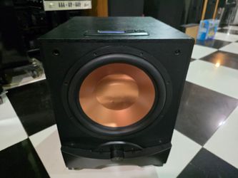 Klipsch RW 12D 825 watts peak 12" Subwoofer. Excellent condition perfect working very nice sound will test before you buy.
Note: Missing Grill
klip