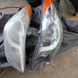 2011- 2013 Hyundai Elantra Headlights 