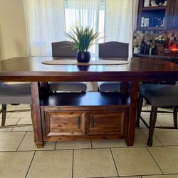 Ashley’s Dinning Table 