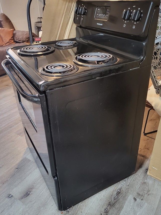 Frigidaire Electric Stove