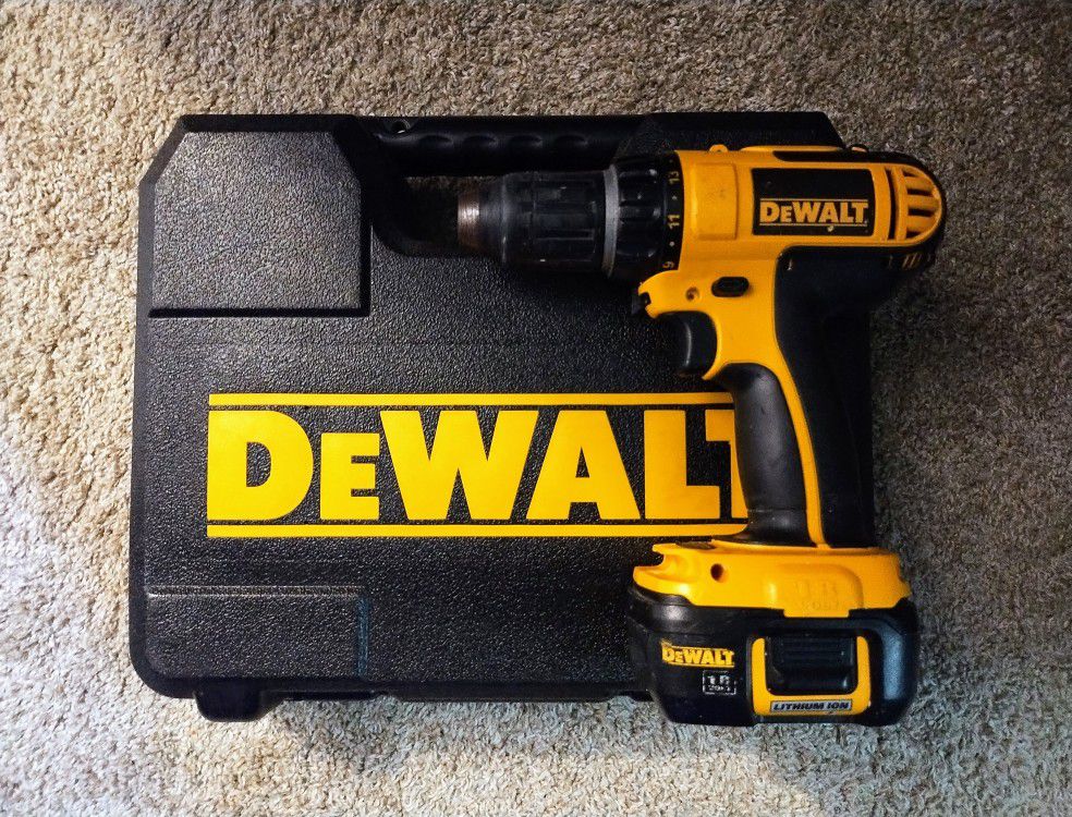 18v Dewalt drill W/ Battery In Good Working Condition