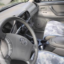 2003 Toyota Sequoia