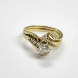 14K yellow gold diamond ring