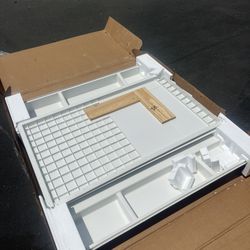 BRAND NEW 36 INCH SHOWER / BATH WALL SET