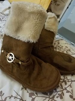 Girl MK boots