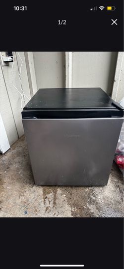 Hisense mini fridge