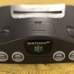 N64 w/ 6 games/4 controllers/memory packs