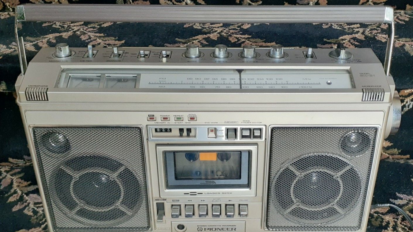 VINTAGE PIONEER SK 31 AM FM CASSETTE PLAYER BOOMBOX