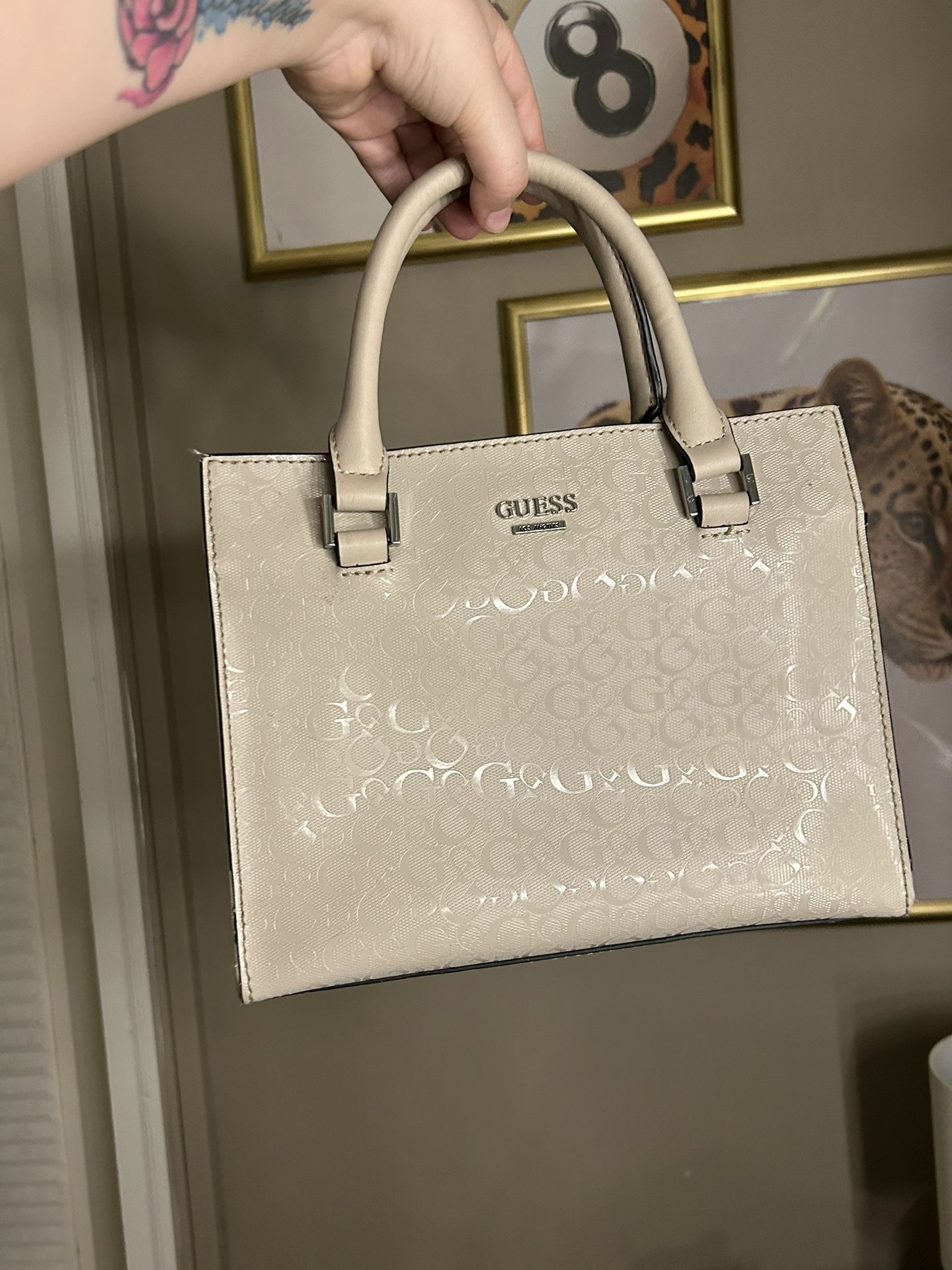 Cream Guess Bag🫶🏽