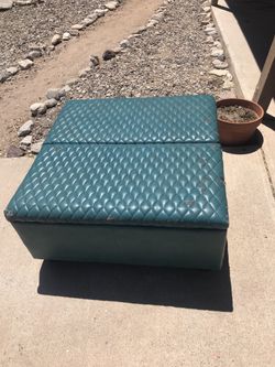 Ottoman w/ storage