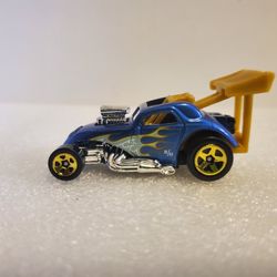 2022 Hot Wheels from HW Exposed Engines Fiat 500C Blue 5SP 1/64 Loose New Cond.