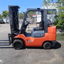 Toyota Forklift 2006  8000lbs