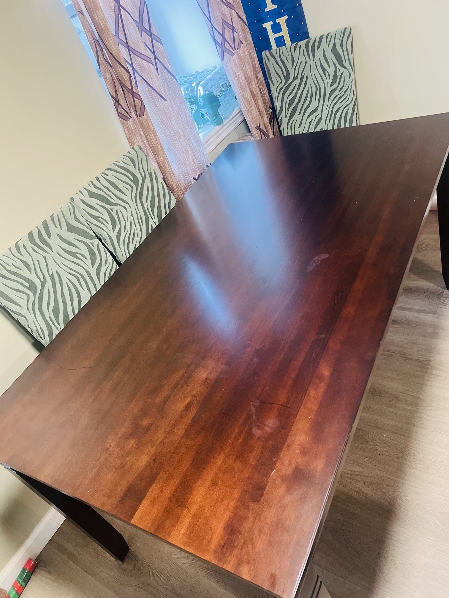 Table And 6 Chair For 700