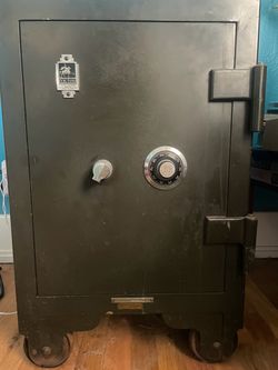 Vintage Victor Class C Fire Safe – Working Combination – 1 Hour Fire Rated