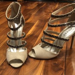 Women’s GUESS Heels Size 7