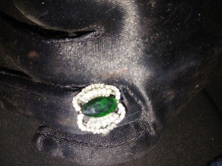 Silver Ring With Diamonds And Emerald Stone 