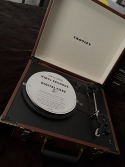 Vinyl Record Player (vintage)