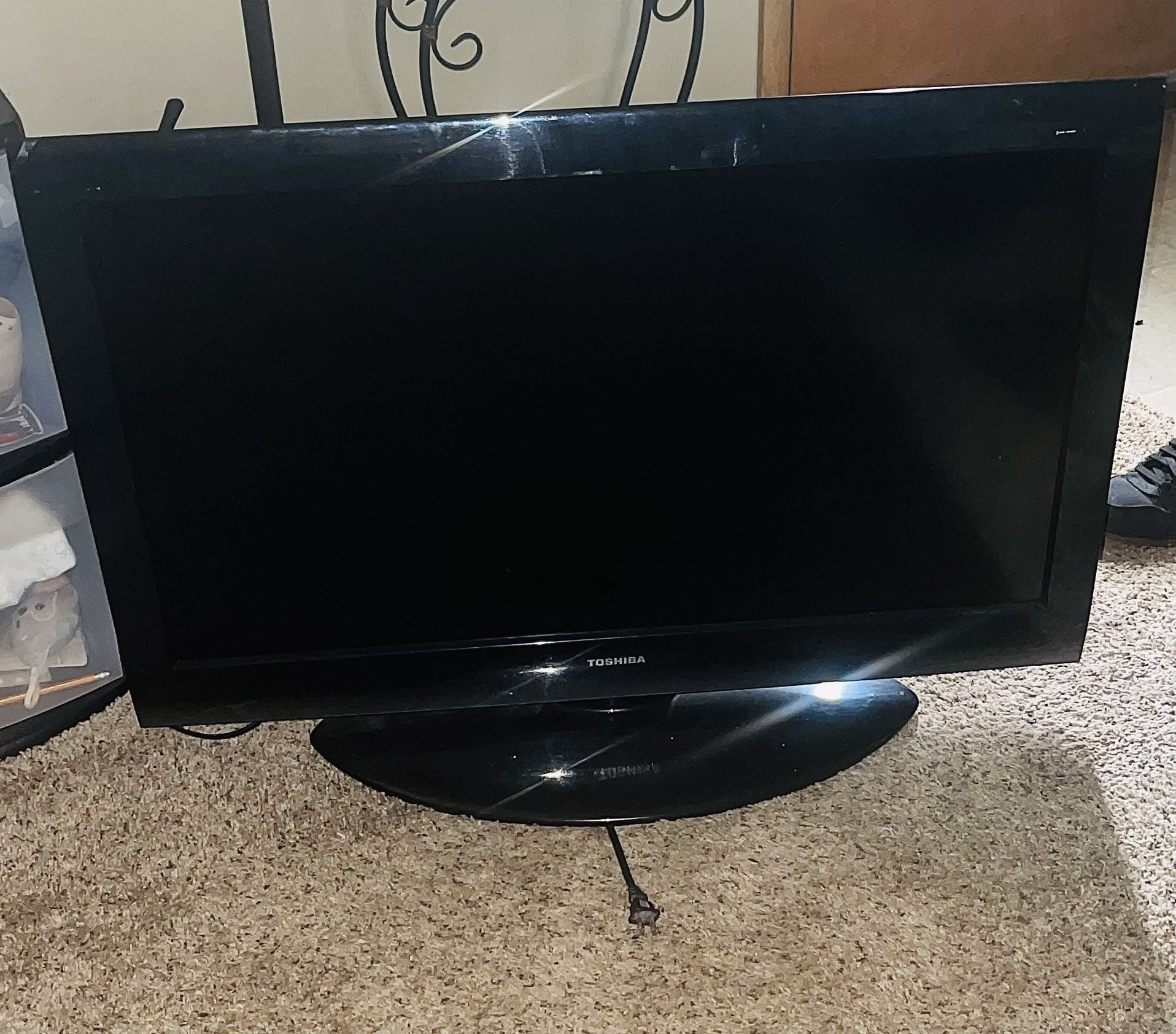 Toshiba 42in HD TV
