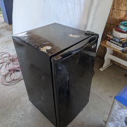 Mini Fridge $25 OBO