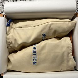 Lv Black And White Sneaker