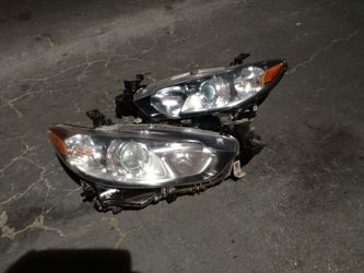 2014-2017 Mazda 6 headlights with light bulbs and accessories oem.