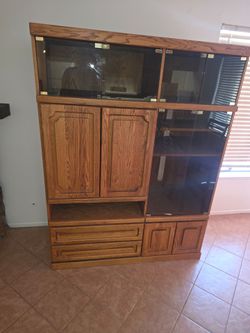 Entertainment center