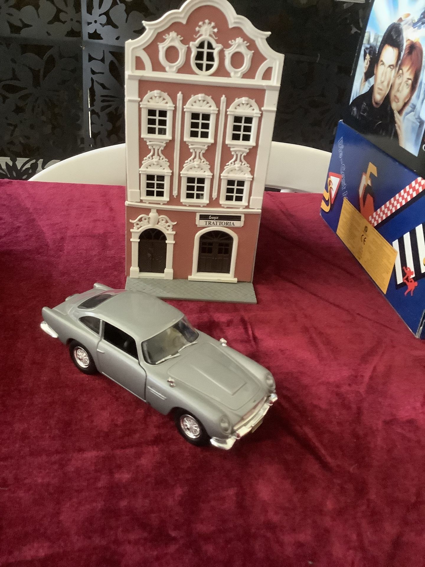CORGI 1/36 JAMES BOND ASTON MARTIN
