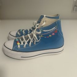 Like New Women’s Converse Size 9 
