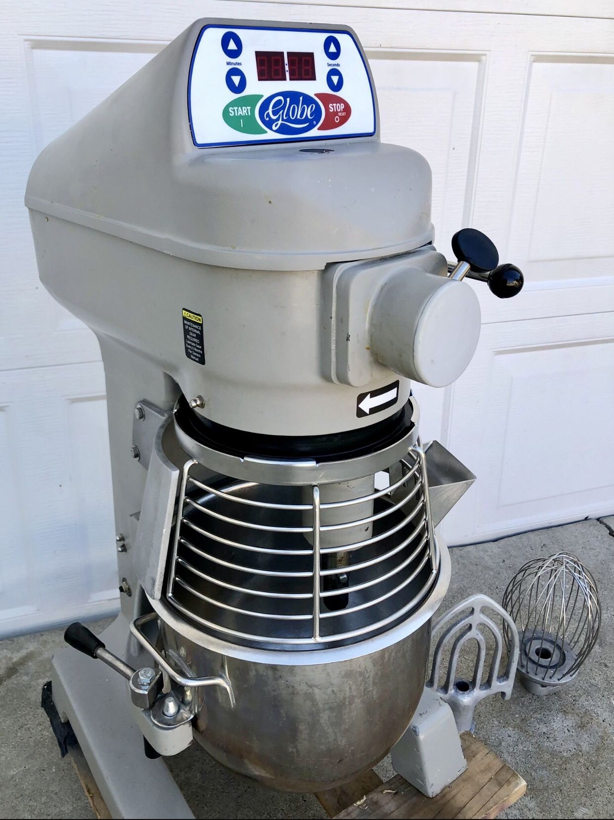 Globe Dough Mixer