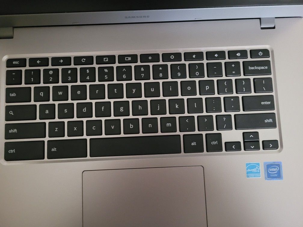 SAMSUNG Chrome Labtop