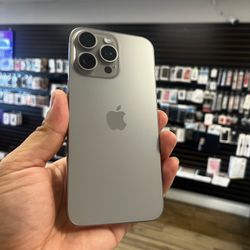 iPhone 15 Pro Max 256GB unlocked