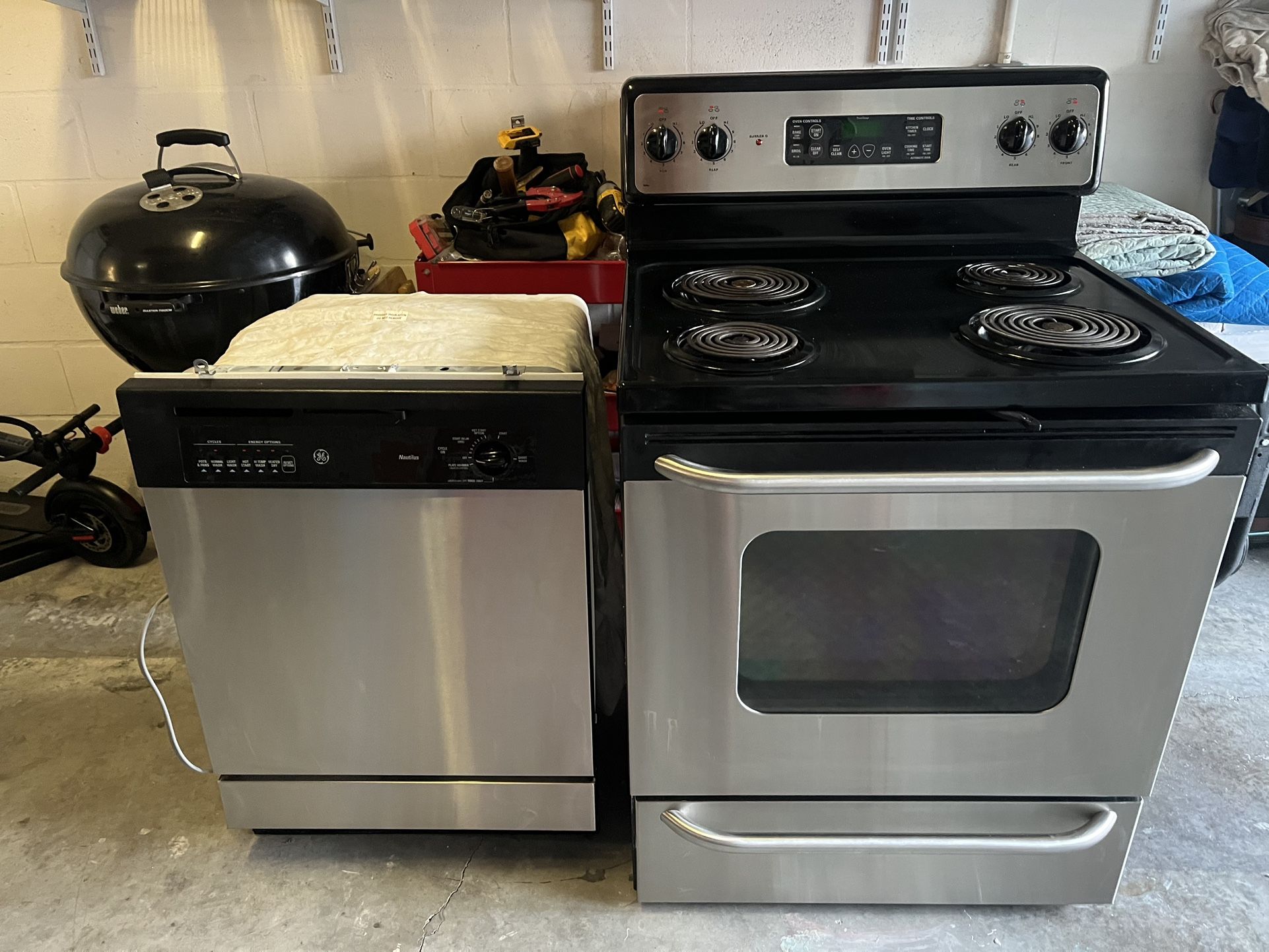 GE Range And Dishwasher 