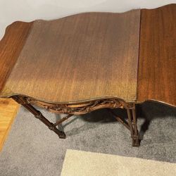 Beautiful Vintage Drop-leaf Table